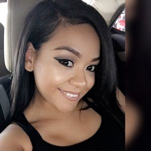 Meet your Posher, Isela